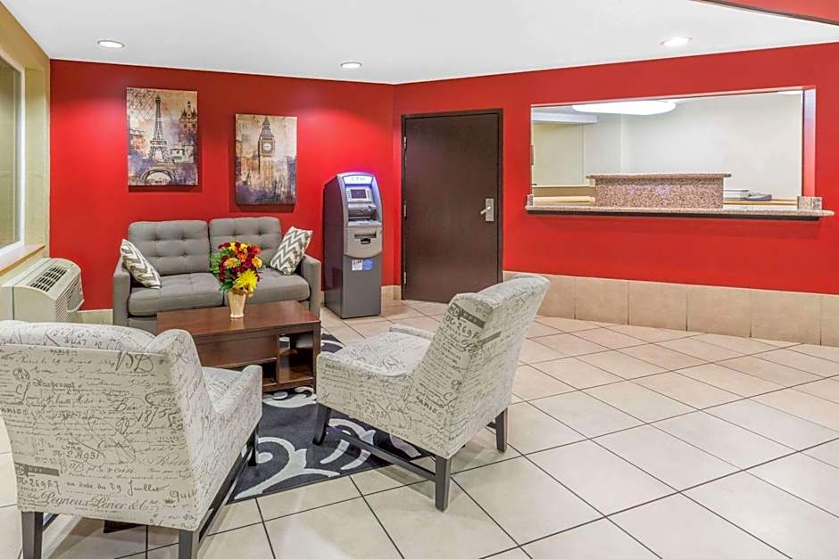Super 8 by Wyndham Roseburg