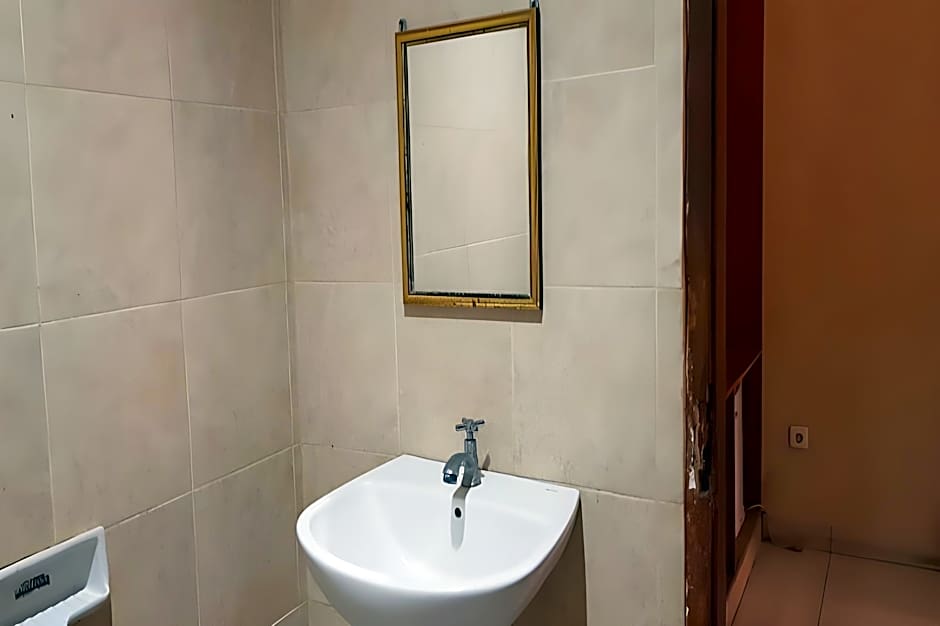 OYO 2320 Hotel Charvita