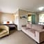 Averill Court Motel