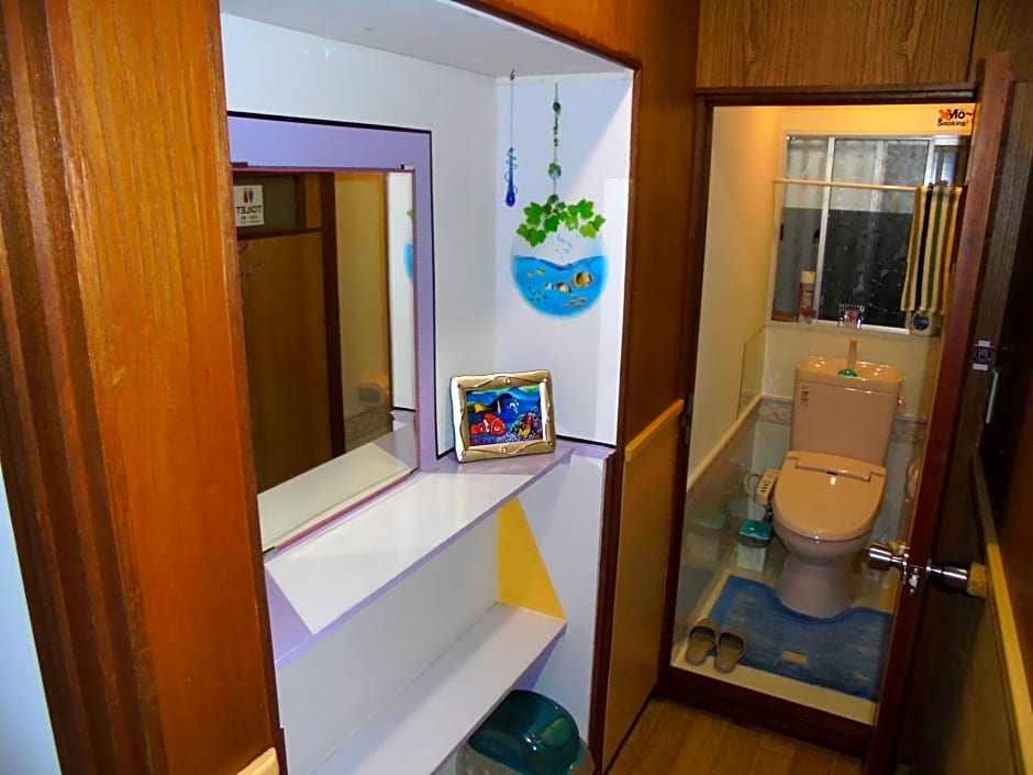 Mike's B&B Tokoname