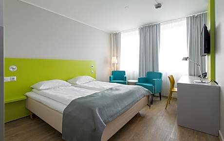 Standard Double Room, double bed 63 in