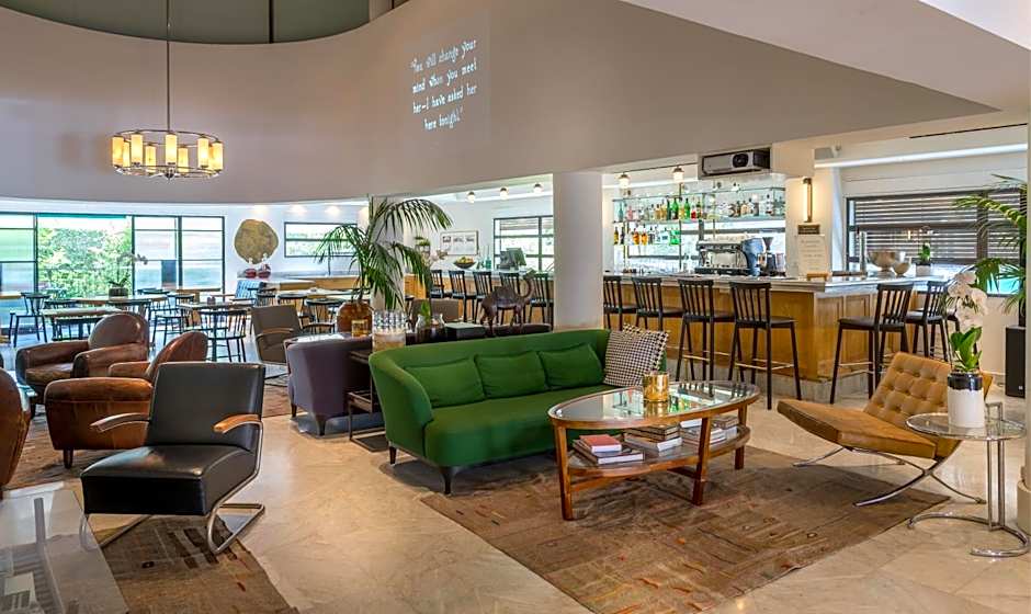 Lily & Bloom Boutique Hotel