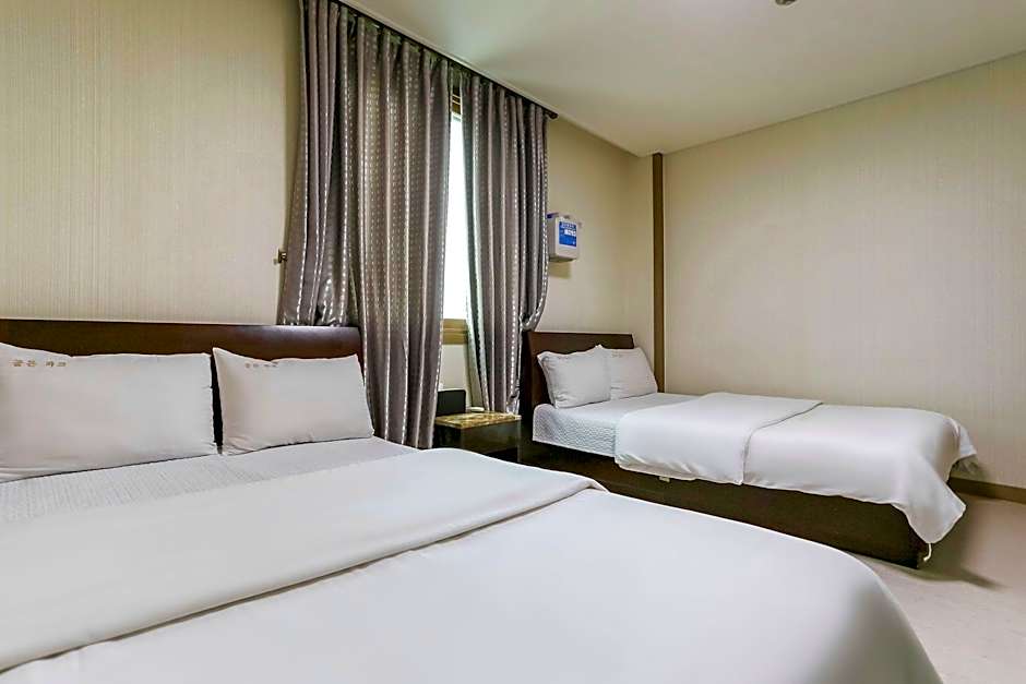 Golden Park Hotel