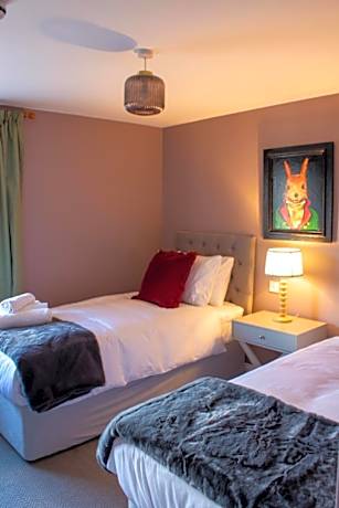 Twin Room with Private Bathroom