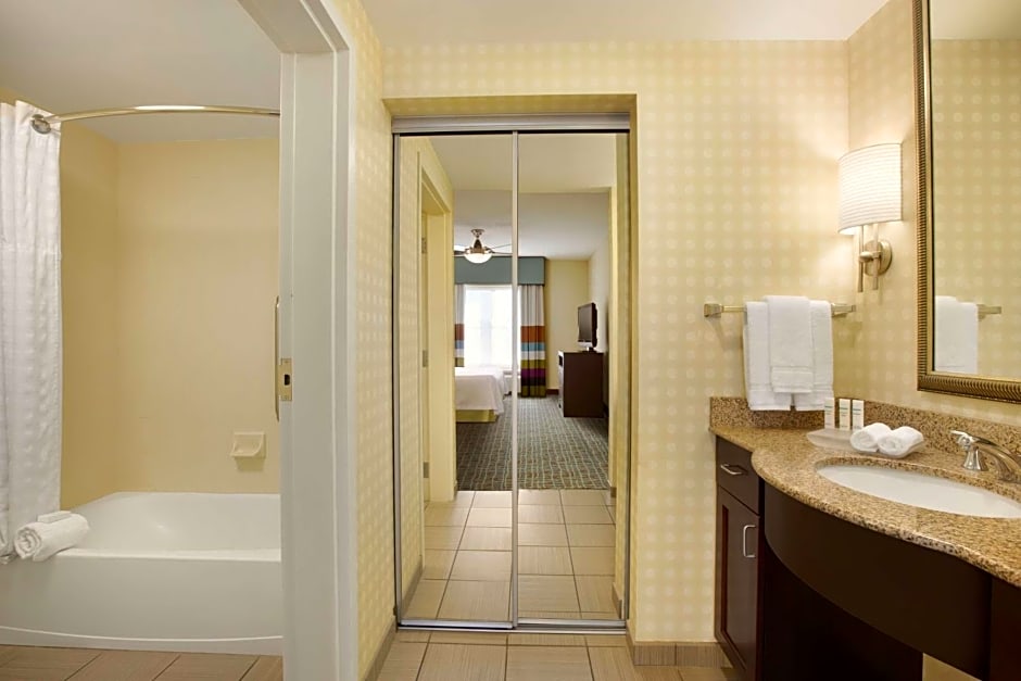 Homewood Suites By Hilton Fort Myers Airport/FGCU