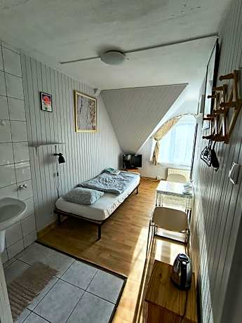 Twin Room with Shower