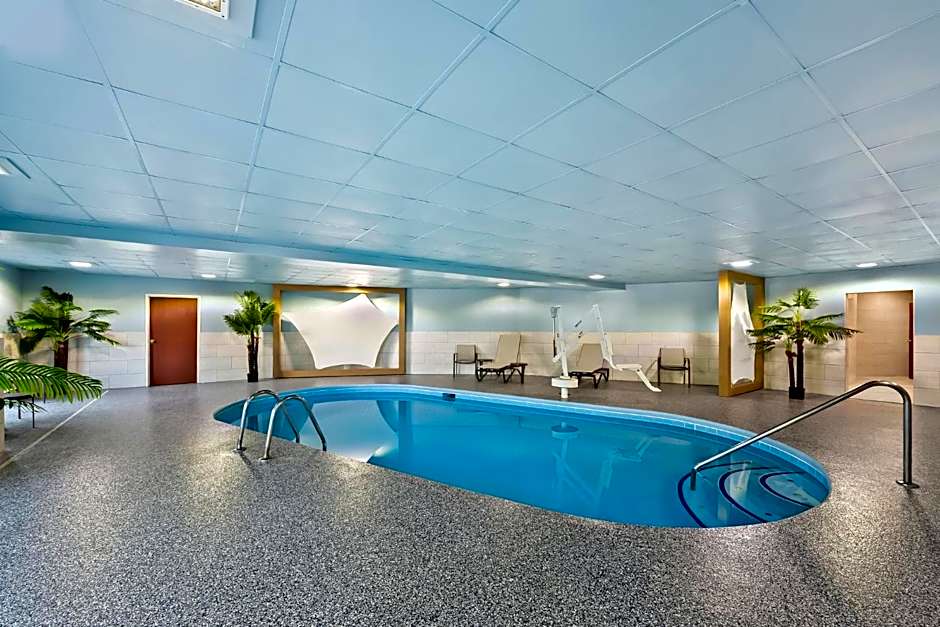 Holiday Inn Express & Suites Raleigh NE - Medical Ctr Area By IHG