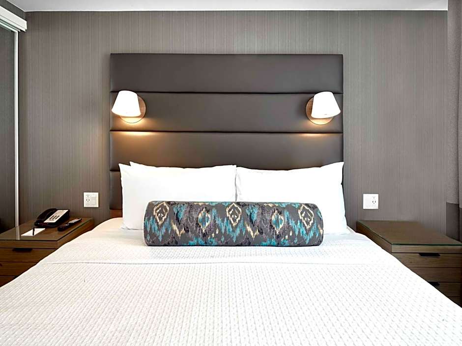 Sandman Signature Plano-Frisco Hotel