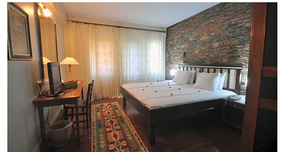 Photo 1 of 1 of Suite, Land View