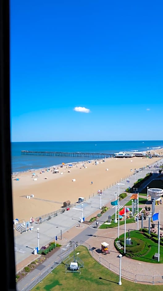 Sun & Sand Resort Oceanfront Suites