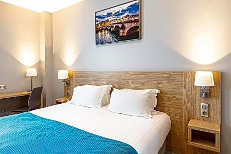 Classic Room with Courtyard View