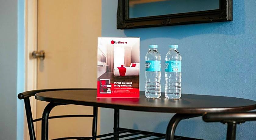 RedDoorz @ Poblacion Sur Sigma