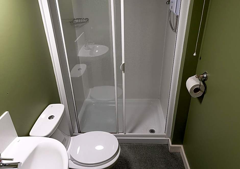 Loch Leven Hotel & Distillery