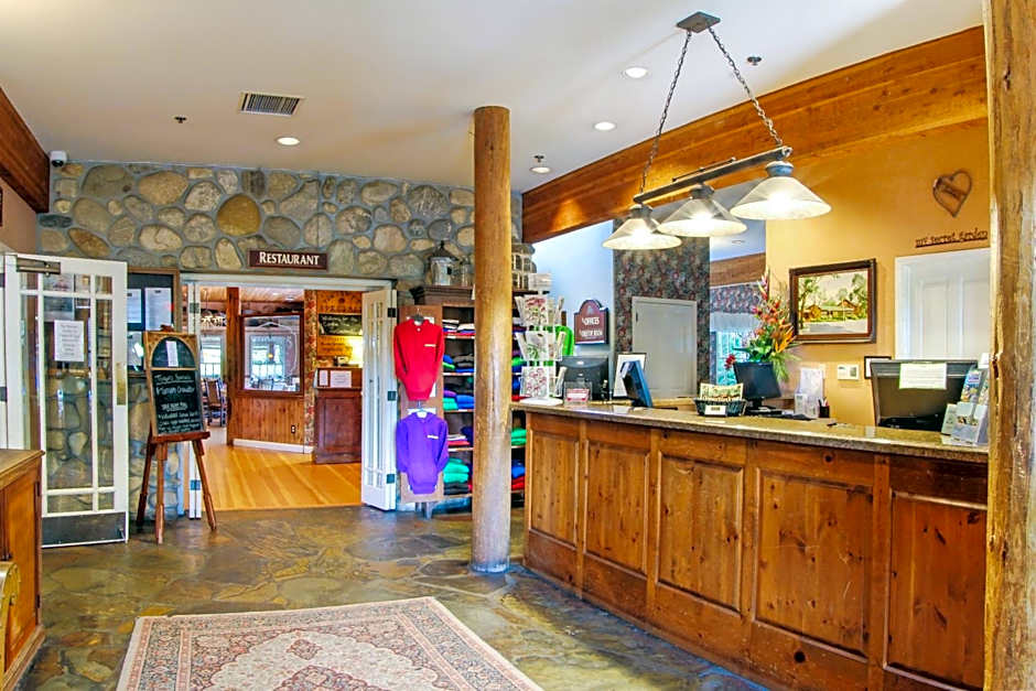 Cambria Pines Lodge