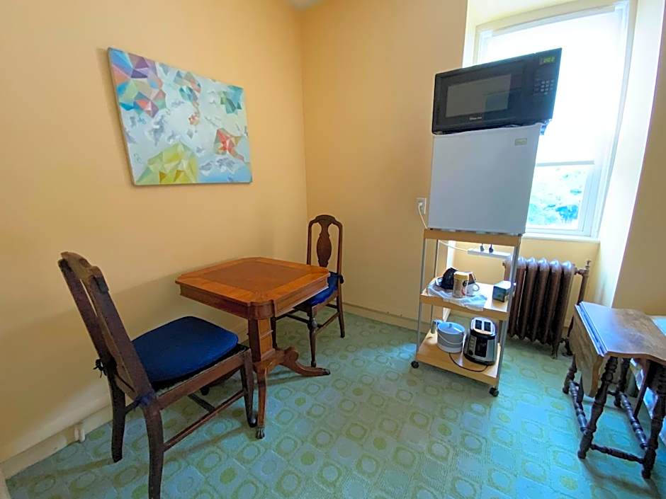 Fort Pl B&B and Gallery