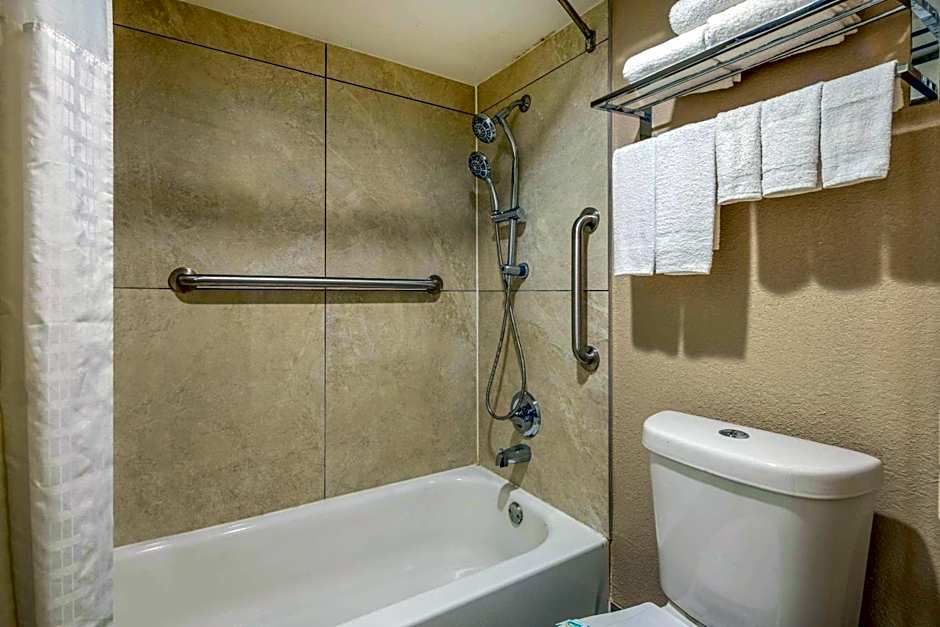 Super 8 by Wyndham McDonough GA