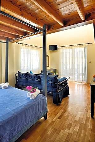 Duplex Quadruple Room