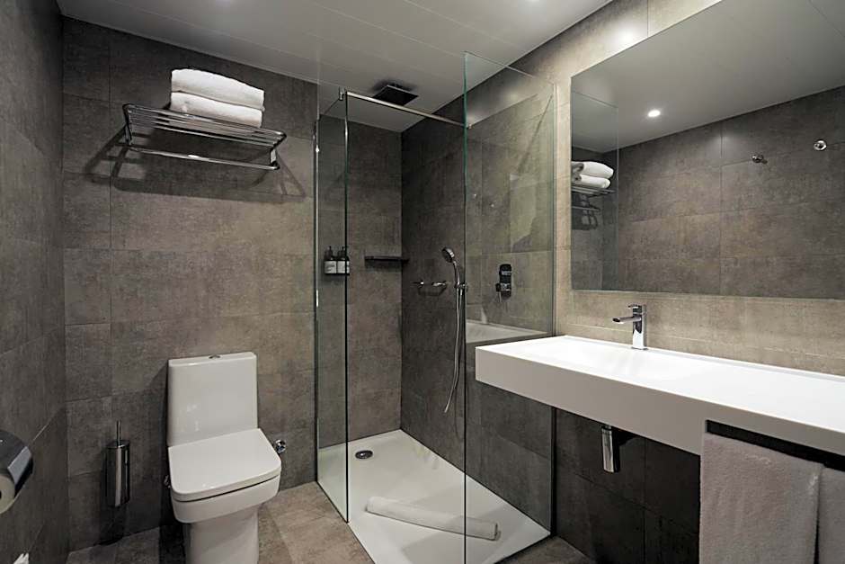 THB El Cid - Adults Only