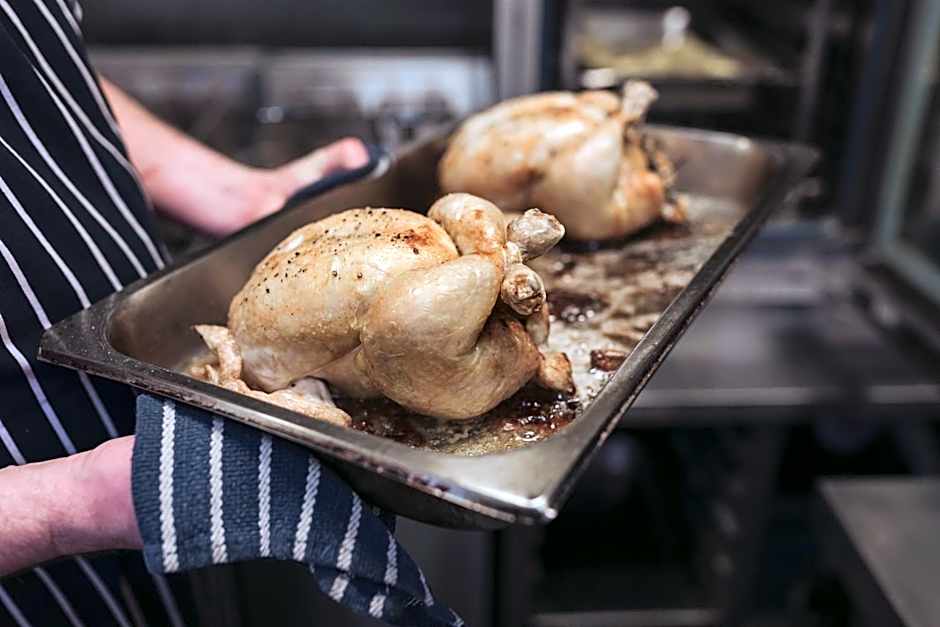 Tweedies Bar and Lodge