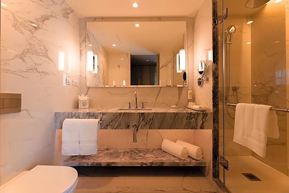 Legacy Hotel Cascais, Curio Collection by Hilton