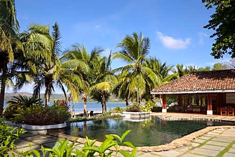 Villa Marina Lodge & Condos