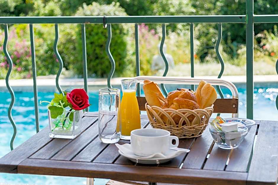 Les Arbousiers Village Hôtel Provençal