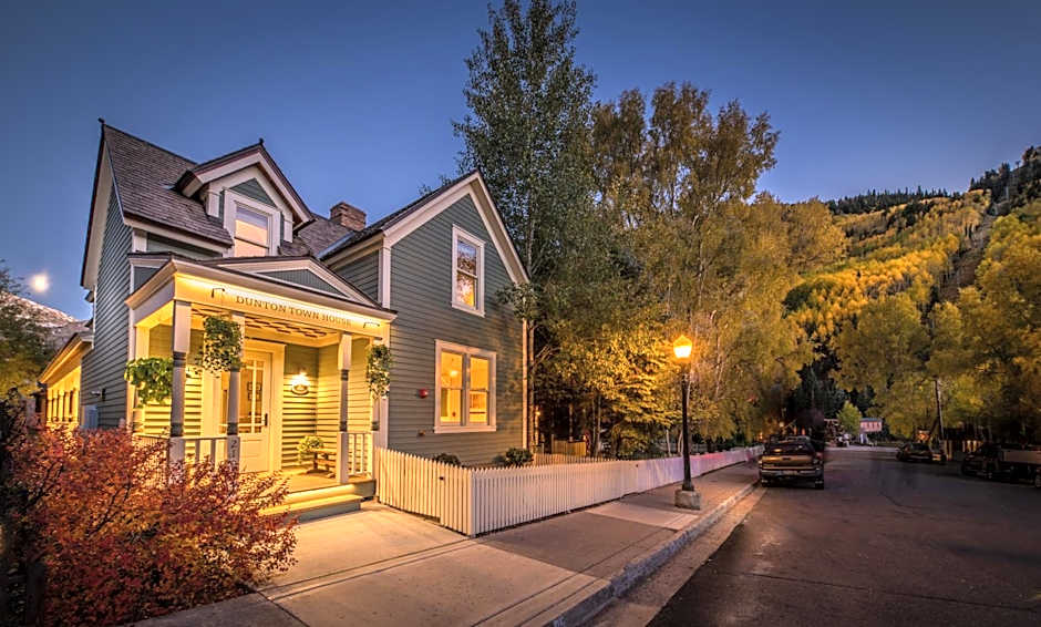 Dunton Town House Hotel