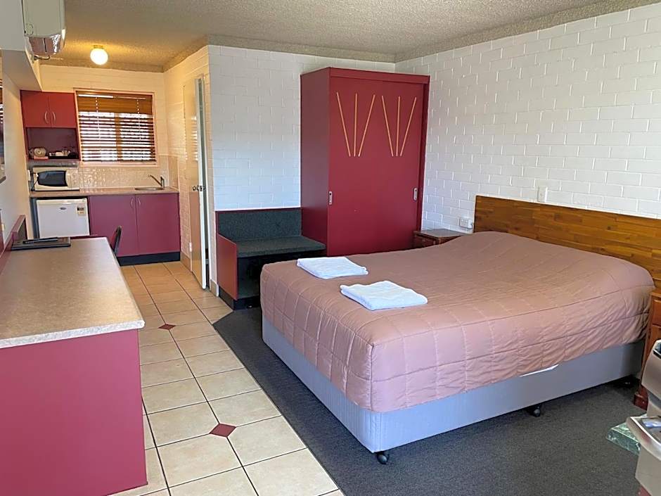 Homestead Motel