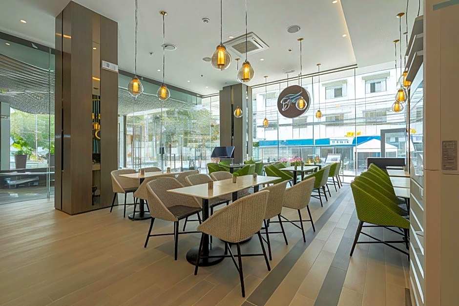 Bayfront Hotel Cebu Capitol Site