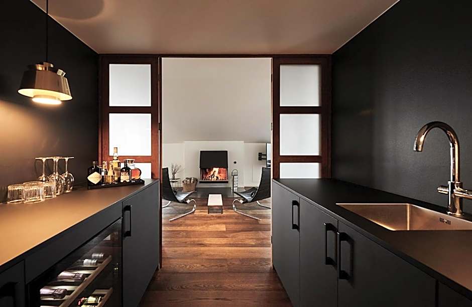 Photo 1 of 7 of Executive Suite