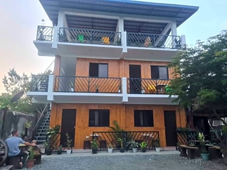 Traditional Filipino Home near 100 Islands Wharf