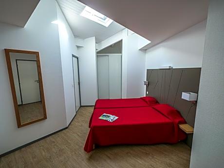 Two-Bedroom Apartment (6 Adults) - Harbor or Pool Side