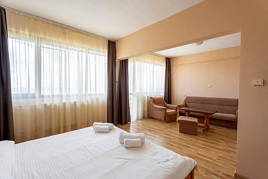 Хотелски комплекс Ямболен