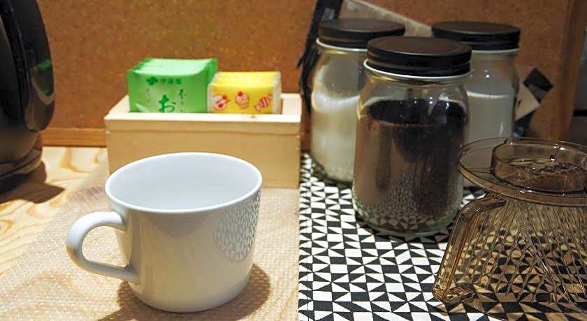 Travelers' house ROOTs