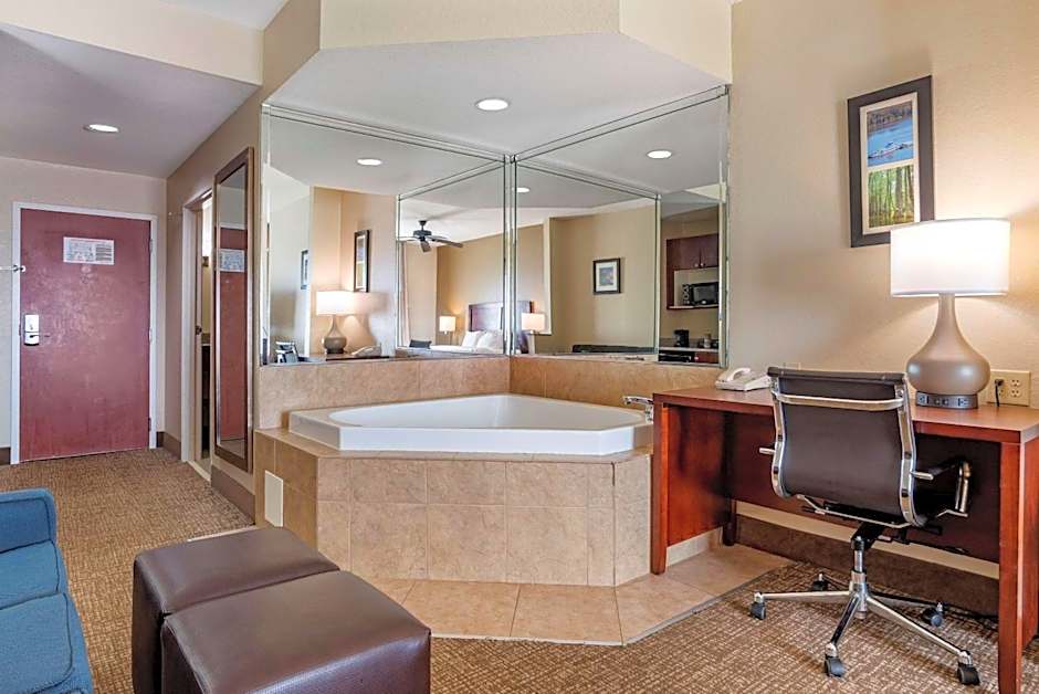 Comfort Inn & Suites Clinton