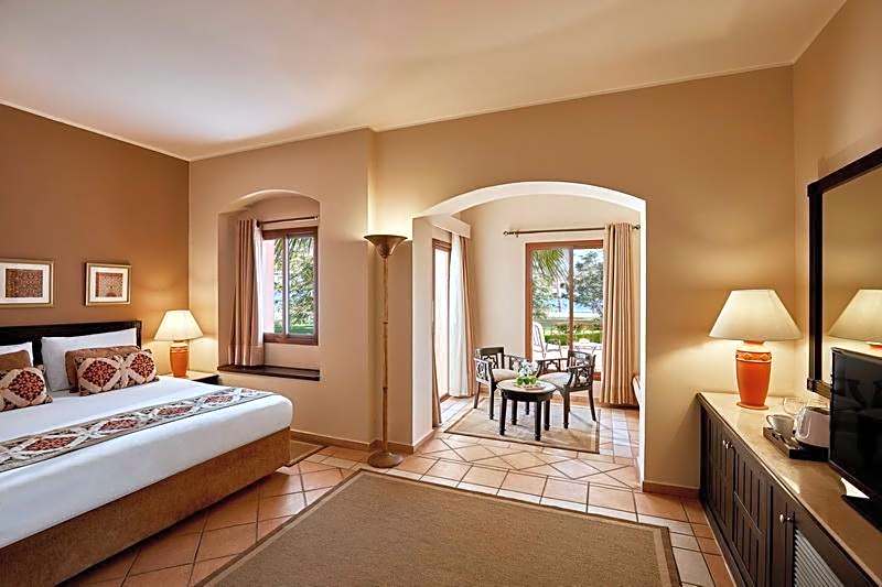 Photo 1 of 4 of Deluxe 1 Queen Bed or 1 Twin Bed, Sea View
