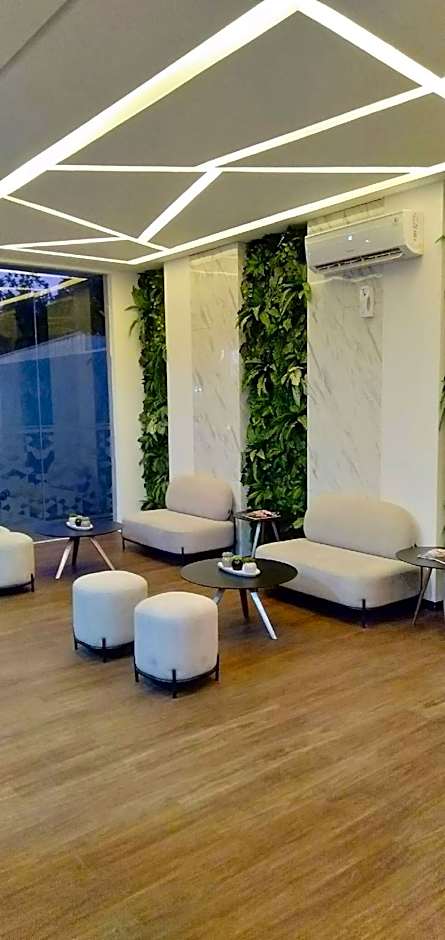 Front One Inn Kediri