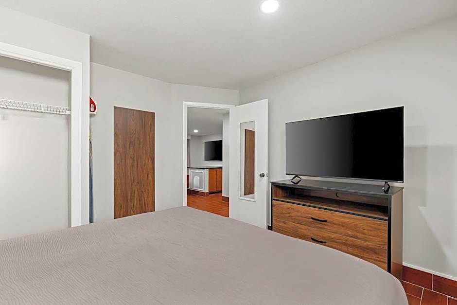 Travelodge by Wyndham Suites St Augustine