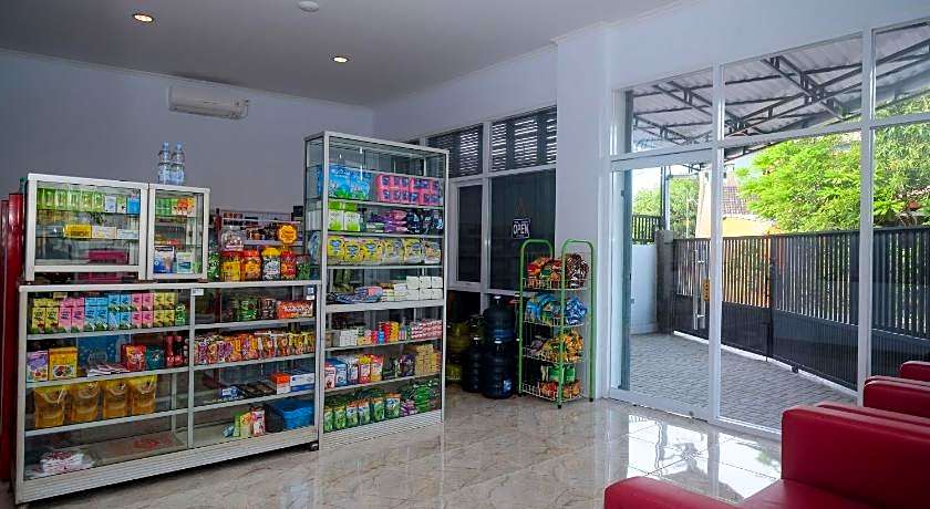 RedDoorz Syariah near Transmart Pabelan Solo