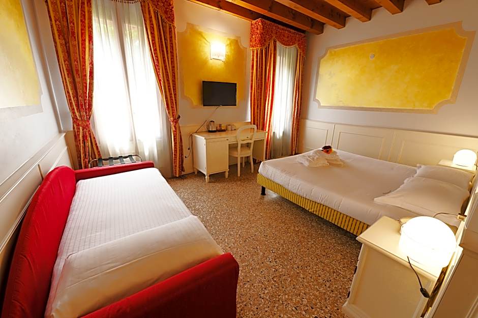 Photo 1 of 4 of Junior Suite