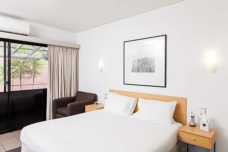 Majestic Oasis Apartments