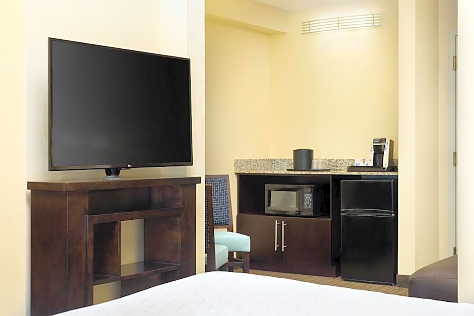Holiday Inn Express & Suites Alpharetta By IHG