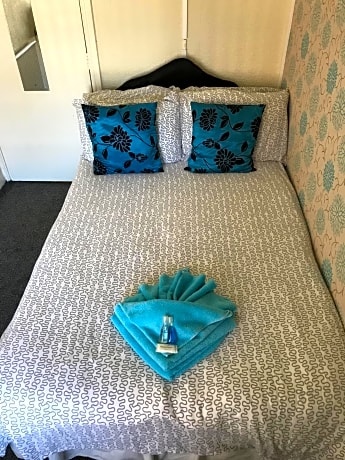 Standard Double Room with Shared Bathroom