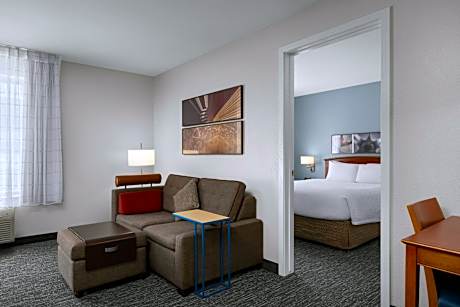 1 Bedroom Suite, 1 Queen, Sofa bed