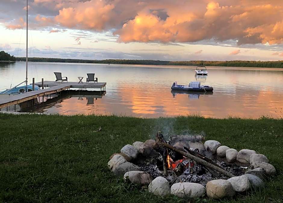 Grotto Escape Unwind at Cameron Lakehouse