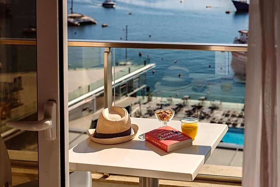 115 The Strand Hotel by NEU Collective