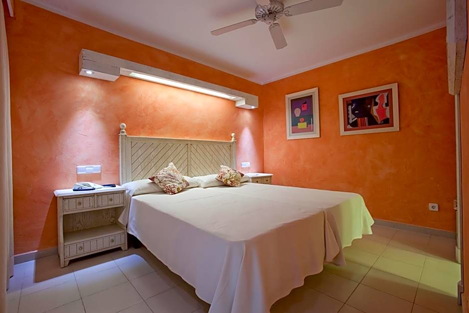 Royal Son Bou Family Club