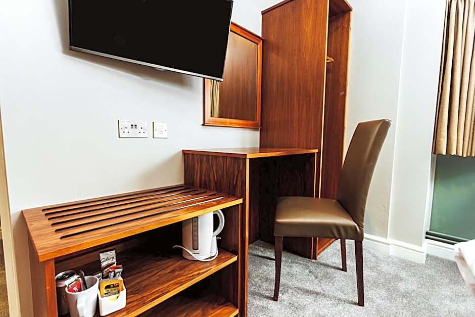 The Dog & Doublet Inn