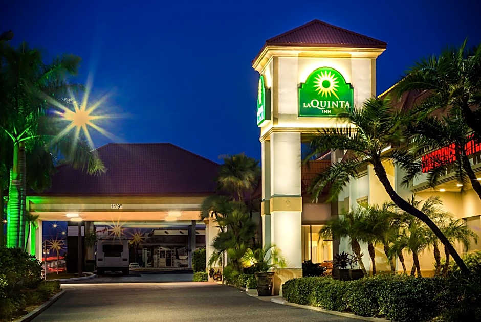 La Quinta Inn & Suites by Wyndham Clearwater Central