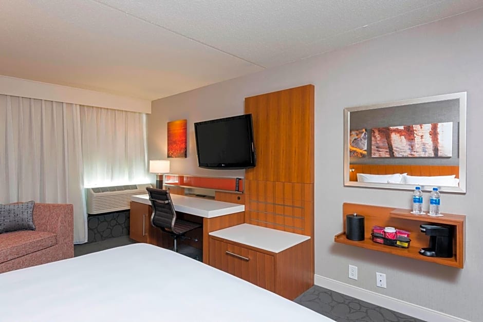 Delta Hotels by Marriott Grand Rapids Airport